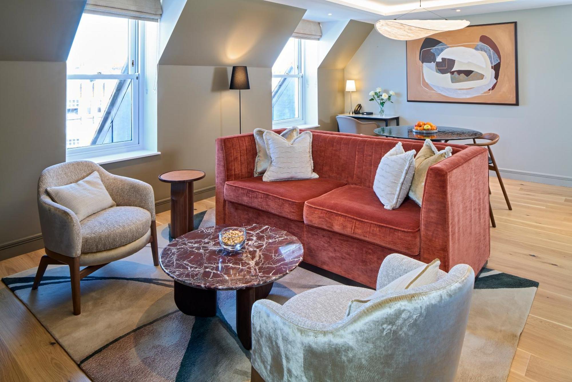 Deluxe One Bedroom Apartment